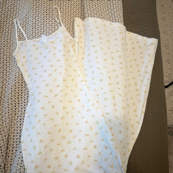 SKIMS Dresses & Skirts - SKIMS White Floral Chemise